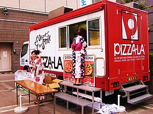 A Pizza-La food truck