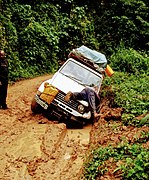 Routes non-asphaltée pendant la saison des pluies.