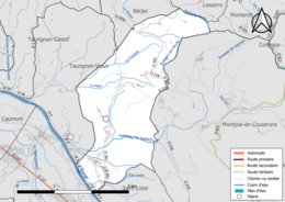 Carte en couleur présentant le réseau hydrographique de la commune