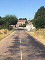 Entrée du village depuis Leurville