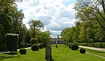 Vue de l'allée d'accès à la villa Lemot.