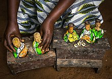 Statuettes sculptées (des poupées) conçues pour leCulte des jumeaux