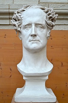 Buste de l'écrivain François-René de Chateaubriand, par le sculpteur David d'Angers (1829, galerie David d'Angers). (définition réelle 2 280 × 3 441)