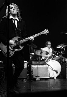 Jay Bennett performing with Wilco at the Riviera Theatre, Chicago, Illinois, January 1, 2000