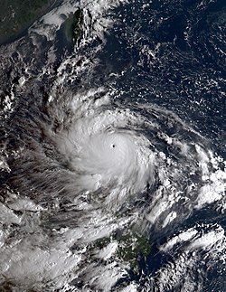 奧鹿在9月25日登陸呂宋前臨岸達到巔峰。