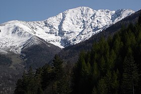 Vue de la pique d'Endron enneigée.