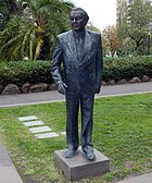 Statue of Victorian premier Sir Rupert Hamer