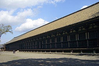 Sanjūsangen-dō's hon-dō