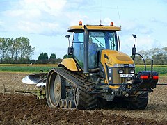 Tracteur Caterpillar Challenger MT765B sur 2 chenilles (agriculture).