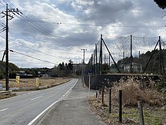 正面の建物は市原市立市東中学校