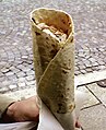 Un dürüm döner ou dürüm enchido de döner.