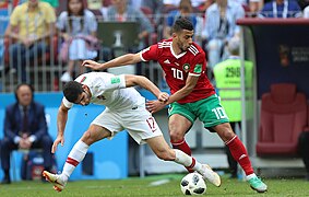 Belhanda en duel face à Gonçalo Guedes.