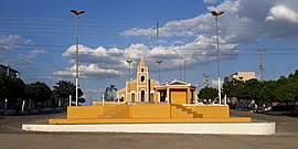 Centro de Rafael Fernandes, com a Praça da Matriz e, ao fundo, a Igreja de Santa Luzia