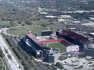 Luftbild des Raymond James Stadium im Februar 2021