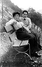 Rosa Luxemburg and Luise Kautsky in 1909