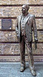 Statue of Sir Nigel Gresley