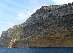 Les falaises Soubeyranes vues de la mer.