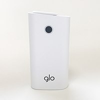 glo（グロー）。上記アイコスとの2製品は数百度で加熱するため、風味が紙巻きたばこに近い[1]。