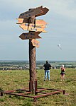 Gipfelkreuz mit Entfernungen zu Kalihalden der Umgebung