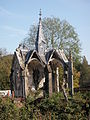 Les ruines de la chapelle du château