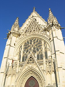 Multiple arches of the Flamboyant Gothic at Sainte-Chapelle de Vincennes.