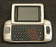 T-Mobile Sidekick II, side slider