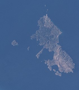 Skyros vue de l'espace; Valaxa est au centre de l'image,