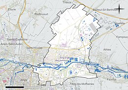 Carte en couleur présentant le réseau hydrographique de la commune