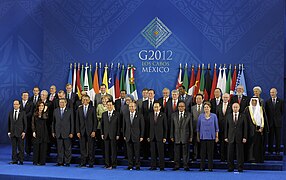 La presidenta Dilma Rousseff asistiendo a la cumbre del G-20 en Los Cabos, México, junto con el presidente mexicano Felipe Calderón; 2012.