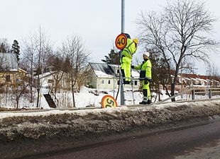 Omskyltning från 50 till 40 km/h, 2013-02-26.