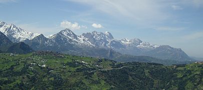 Vue sur le versant nord-ouest du Djurdjura.