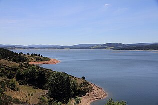 Lac de Naussac im Sommer