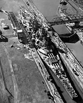 USS Missouri passing through the Miraflores locks in 1945