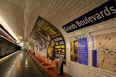 Tunnelbanestationen Grands Boulevards.