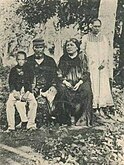 Teraupo'o and his family