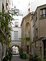 Ancienne chapelle des Enfants-Rouges, 90 rue des Archives.