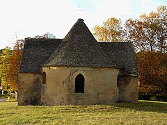 Le chevet de la chapelle de Pelvézy.