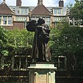 Statue of George Whitefield