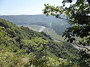 日出山の中腹から見た図們江と江陽駅