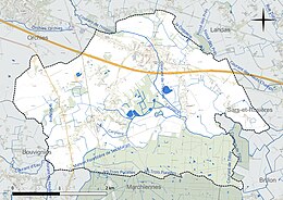 Carte en couleur présentant le réseau hydrographique de la commune