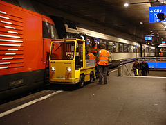 Véhicule électrique Klingler en gare.