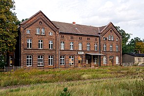 Empfangsgebäude des Bahnhofs Dömitz (2007)