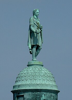 Napoléon Ier en empereur romain (1863), d'après Antoine-Denis Chaudet, Paris, colonne Vendôme.