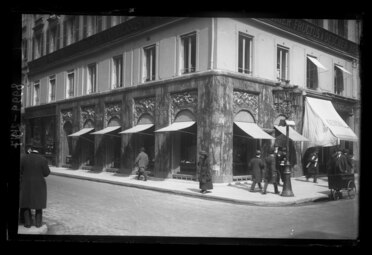 La façade du 15, rue de la Paix à Paris, avril 1923, Archives Christofle.