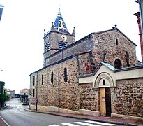 L'extérieur nord de l'église, avec l'entrée du Campo Santo.