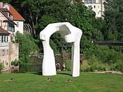 The Arch (1963/69), Henry Moore – Kunst in Schwäbisch Hall