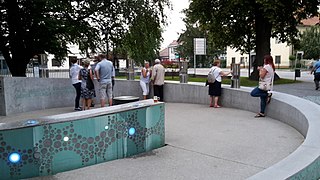 Fontaine à bière dans le parc municipal de Žalec (Slovénie).