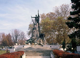 Памятник "Защитникам Белграда" на Новом кладбище в Белграде, Сербия.