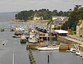 Douarnenez : l'estacade entourée de bateaux du Port-Rhu.