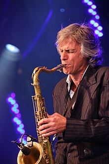 White performing with The Straits at Concert at the Kings in 2014